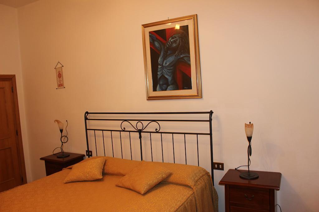 Il Vecchio Cipresso Lägenhet San Gimignano Rum bild